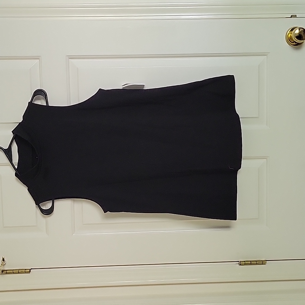 Sleeveless Mock Neck Shirt
